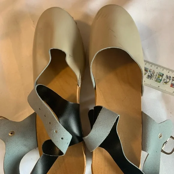 Leather clogs - Picture 8 of 9